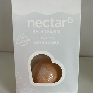 NWT - Nectar Fizzing Bath Bombs